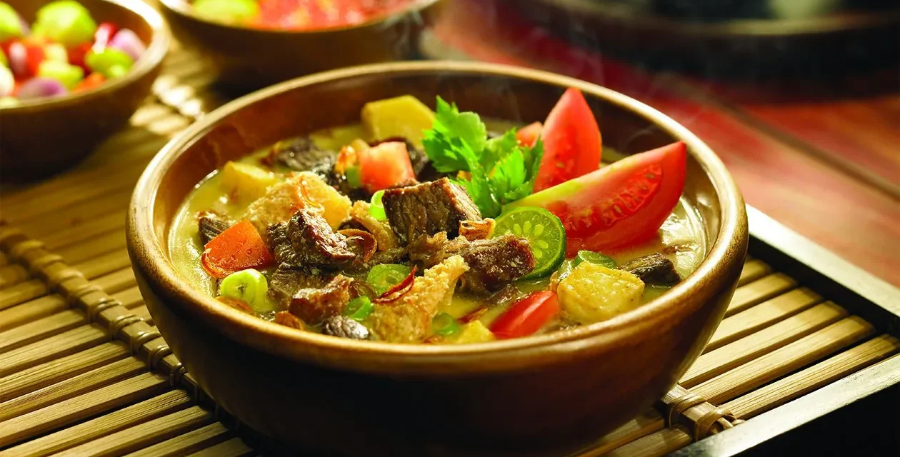 Soto Betawi: Kuliner Khas Jakarta Yang Menggoda Selera!