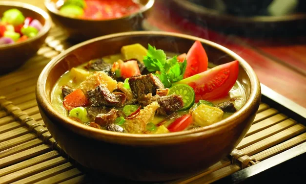 Soto Betawi: Kuliner Khas Jakarta Yang Menggoda Selera!