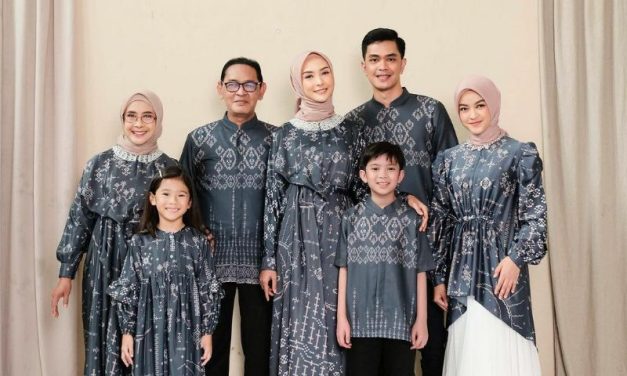 Gaya Keluarga Serasi: Baju Sarimbit Yang Memikat Di Hari Raya