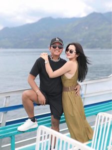 Liburan Romantis Denny Caknan & Bella Bonita Di Pulau Samosir
