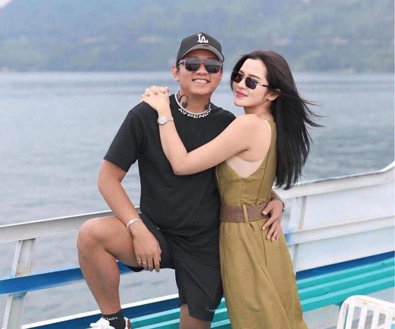 Liburan Romantis Denny Caknan & Bella Bonita Di Pulau Samosir