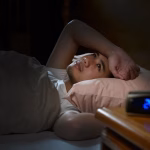 Bukan Selalu Insomnia! Ini Alasan Sering Terbangun Saat Tidur