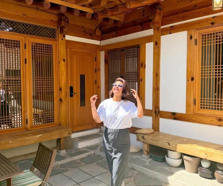 Hina Khan Nikmati Liburan Di Korea Selatan, Menginap Di Hanok