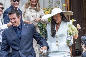 Kisah Cinta Manis Callum Turner & Dua Lipa Berujung Pelaminan