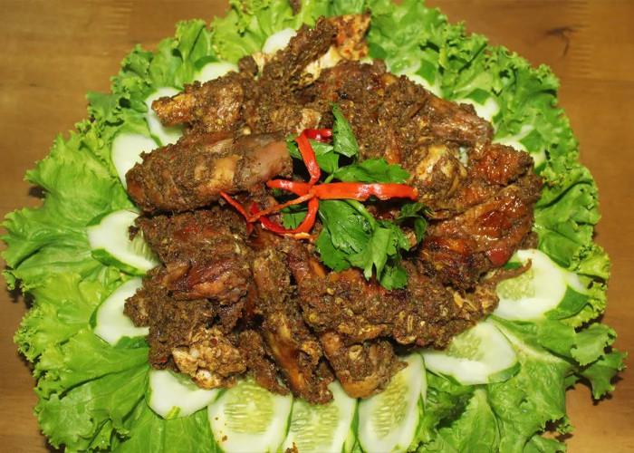Bukan Sekadar Ayam! Keunikan Dan Filosofi Dayok Nabinatur