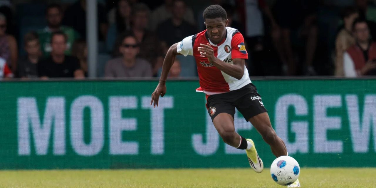 Feyenoord Keras Kepala, Roma Tak Mundur Kejar Givairo Read
