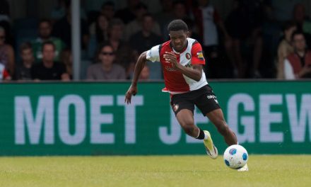 Feyenoord Keras Kepala, Roma Tak Mundur Kejar Givairo Read