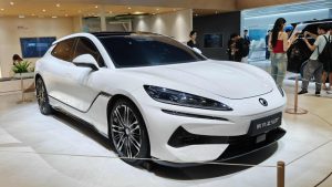 Si Paling Ngebut! Denza Z9 GT Tampil Gahar Dan Tenaga Buas