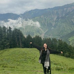 Pulang Kampung! Sadia Khateeb Tampil Memesona Di Bhaderwah