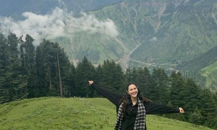 Pulang Kampung! Sadia Khateeb Tampil Memesona Di Bhaderwah