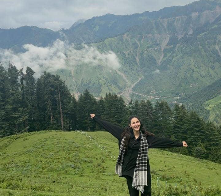 Pulang Kampung! Sadia Khateeb Tampil Memesona Di Bhaderwah