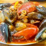 Auto Kalap! Seafood Beserak Siram Bumbu Pedas Kaya Rempah