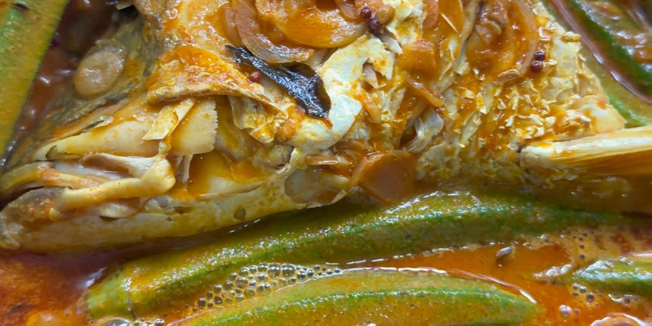 Auto Lahap! Gulai Kepala Nila Dengan Kuah Santan Kaya Rempah