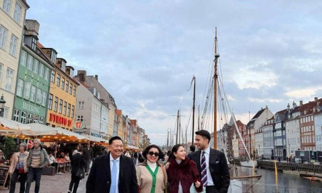 Tampil Elegan! Gaya Jessica Mila Babymoon Di Kota Copenhagen